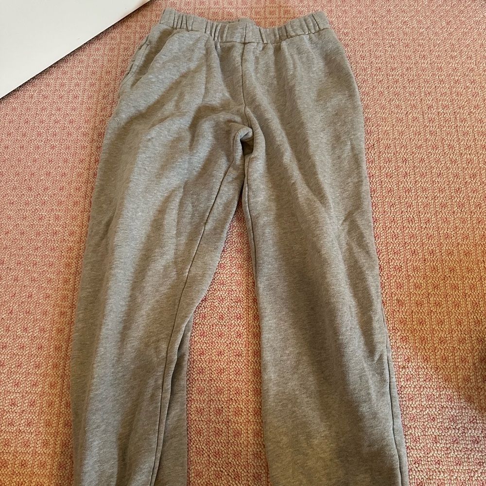 Brandy Melville Rosa grey sweatpants